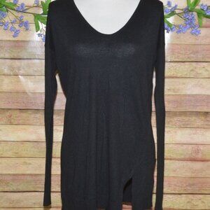 Splendid Ladies L Black Long Sleeve Pullover V-Neck Thin Knit Shirt Top Size L